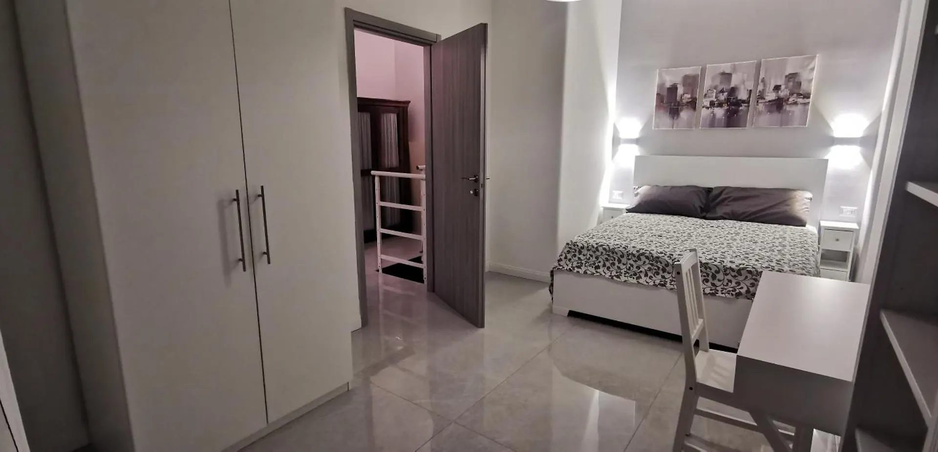 Suite Vomero Napoli 0*, Neapol